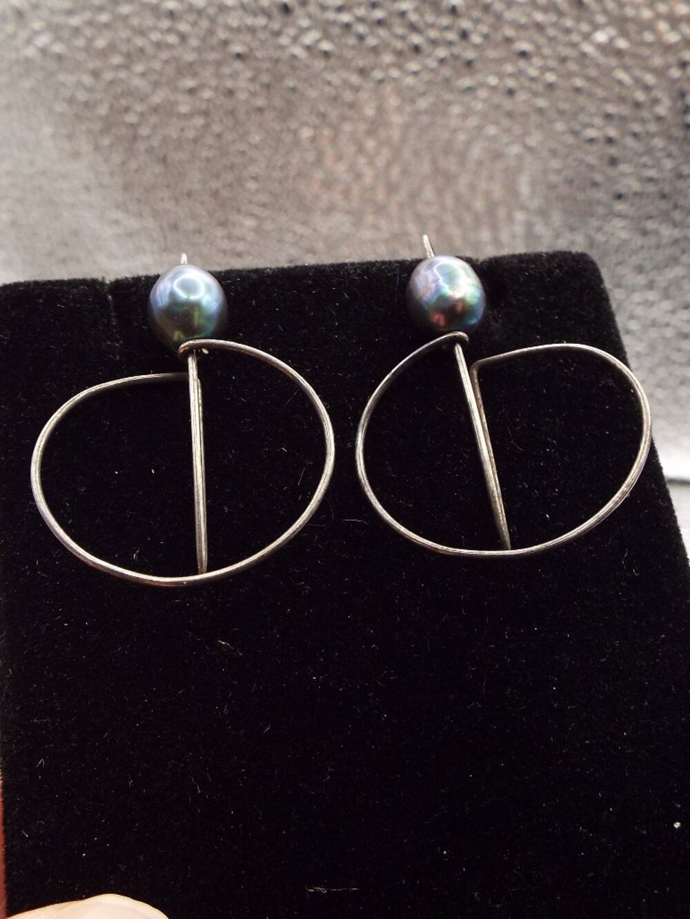 BERTOIA STYLE ARTIST MODERN PURPLE MOBE OVAL PEARL STERLING WIRE EARRINGS 56